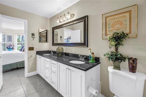 Condo in Saint Petersburg, Florida, 2 bedrooms  № 1757234 - photo 25