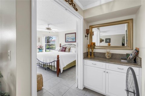 Condo in Saint Petersburg, Florida, 2 bedrooms  № 1757234 - photo 19