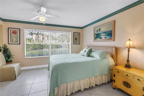 Condo in Saint Petersburg, Florida, 2 bedrooms  № 1757234 - photo 7