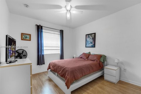 Adosado en venta en Miami, Florida, 3 dormitorios, 161 m2 № 2025387 - foto 19