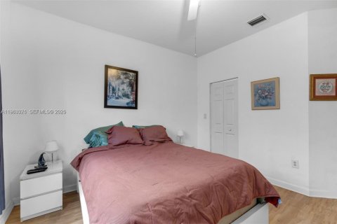 Adosado en venta en Miami, Florida, 3 dormitorios, 161 m2 № 2025387 - foto 20