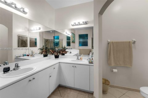 Adosado en venta en Miami, Florida, 3 dormitorios, 161 m2 № 2025387 - foto 10