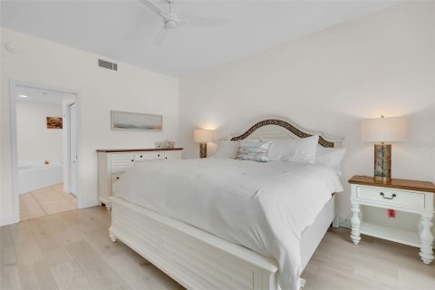 Condominio en alquiler en Sarasota, Florida, 3 dormitorios, 126.53 m2 № 2426914 - foto 30