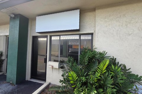 Immobilier commercial à Port St. Lucie, Floride № 2181446