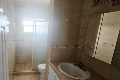 Купить кондоминиум в Халландейл-Бич, Флорида 1 спальня, 60.39м2, № 1983281 - фото 13