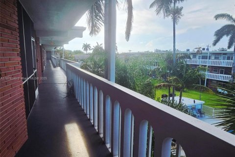 Купить кондоминиум в Халландейл-Бич, Флорида 1 спальня, 60.39м2, № 1983281 - фото 8