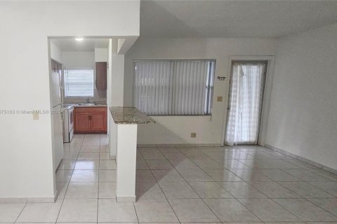 Купить кондоминиум в Халландейл-Бич, Флорида 1 спальня, 60.39м2, № 1983281 - фото 10