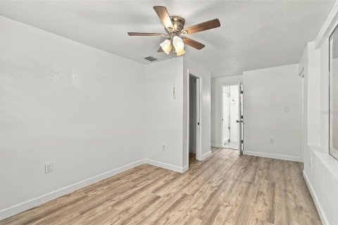 Villa ou maison à louer à Tampa, Floride: 4 chambres, 110.93 m2 № 2431678 - photo 14