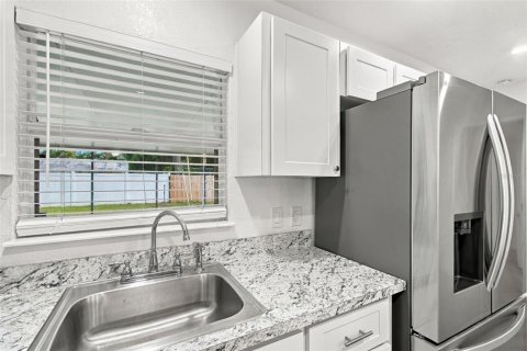 Villa ou maison à louer à Tampa, Floride: 4 chambres, 110.93 m2 № 2431678 - photo 8