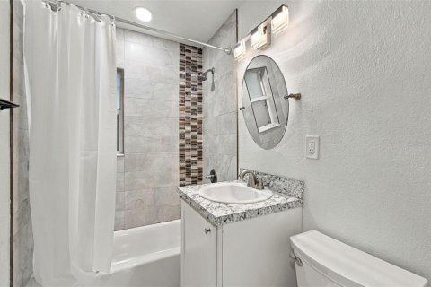 Villa ou maison à louer à Tampa, Floride: 4 chambres, 110.93 m2 № 2431678 - photo 17