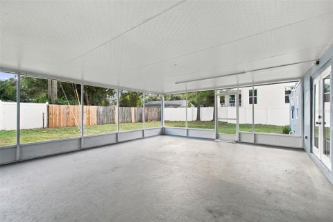 Villa ou maison à louer à Tampa, Floride: 4 chambres, 110.93 m2 № 2431678 - photo 18