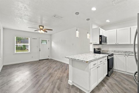 Villa ou maison à louer à Tampa, Floride: 4 chambres, 110.93 m2 № 2431678 - photo 4