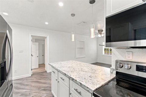 Villa ou maison à louer à Tampa, Floride: 4 chambres, 110.93 m2 № 2431678 - photo 11