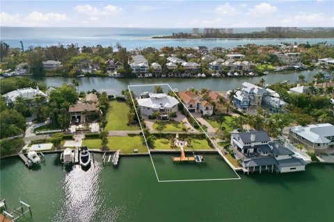 House in Sarasota, Florida 5 bedrooms, 473.34 sq.m. № 2150266 - photo 2
