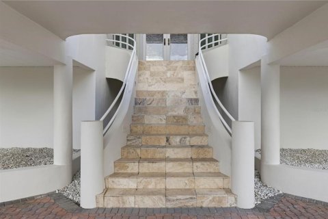 House in Sarasota, Florida 5 bedrooms, 473.34 sq.m. № 2150266 - photo 22