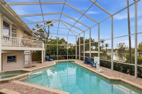 House in Sarasota, Florida 5 bedrooms, 473.34 sq.m. № 2150266 - photo 17