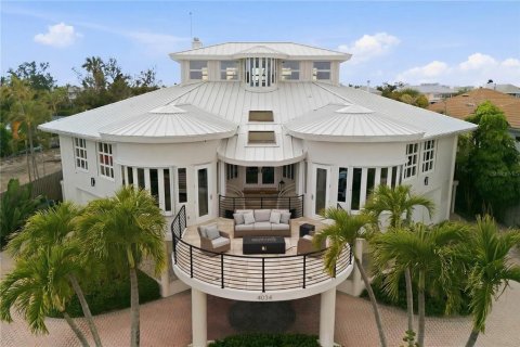 House in Sarasota, Florida 5 bedrooms, 473.34 sq.m. № 2150266 - photo 18