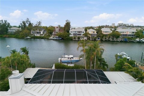 House in Sarasota, Florida 5 bedrooms, 473.34 sq.m. № 2150266 - photo 15