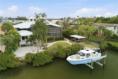 House in Sarasota, Florida 5 bedrooms, 473.34 sq.m. № 2150266 - photo 13