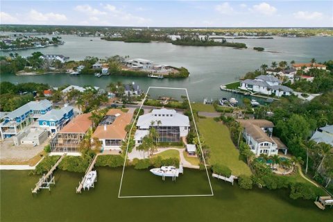 House in Sarasota, Florida 5 bedrooms, 473.34 sq.m. № 2150266 - photo 12
