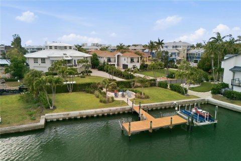 House in Sarasota, Florida 5 bedrooms, 473.34 sq.m. № 2150266 - photo 9
