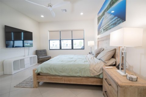 House in Lake Worth, Florida 3 bedrooms, 185.53 sq.m. № 1931875 - photo 9