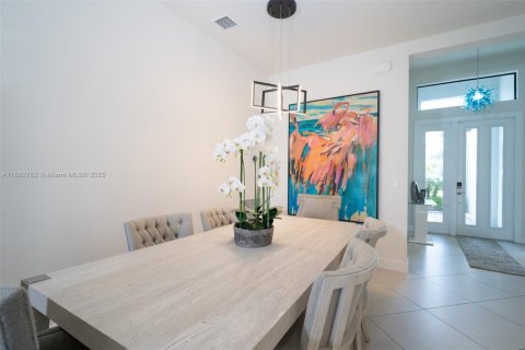 House in Lake Worth, Florida 3 bedrooms, 185.53 sq.m. № 1931875 - photo 7