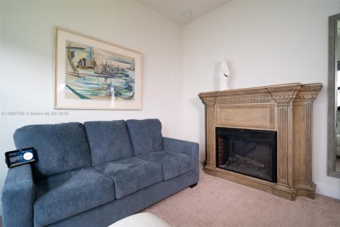 House in Lake Worth, Florida 3 bedrooms, 185.53 sq.m. № 1931875 - photo 14