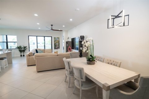 House in Lake Worth, Florida 3 bedrooms, 185.53 sq.m. № 1931875 - photo 6