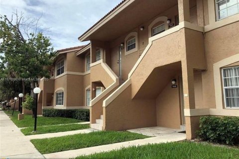 Copropriété à louer à Coral Springs, Floride: 2 chambres, 77.57 m2 № 1921660 - photo 1