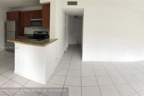 Copropriété à louer à Coral Springs, Floride: 2 chambres, 77.57 m2 № 1921660 - photo 3