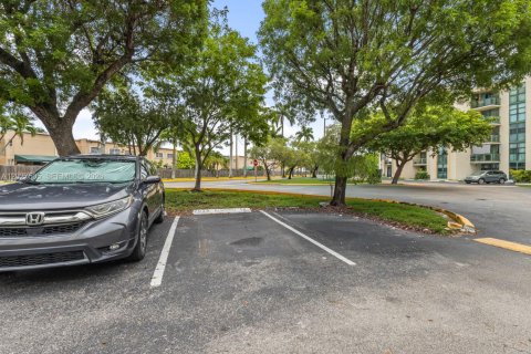 Condo in Miami, Florida, 2 bedrooms  № 2240500 - photo 23
