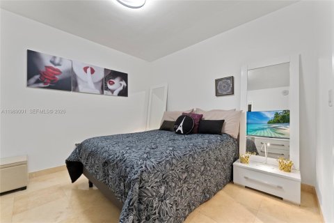 Condo in Hallandale Beach, Florida, 1 bedroom  № 2050939 - photo 13