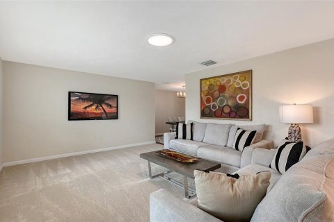 House in Sarasota, Florida 3 bedrooms, 188.87 sq.m. № 1881319 - photo 3