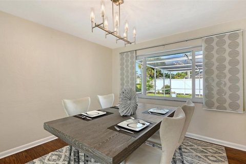 House in Sarasota, Florida 3 bedrooms, 188.87 sq.m. № 1881319 - photo 7