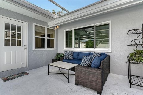 House in Sarasota, Florida 3 bedrooms, 188.87 sq.m. № 1881319 - photo 26