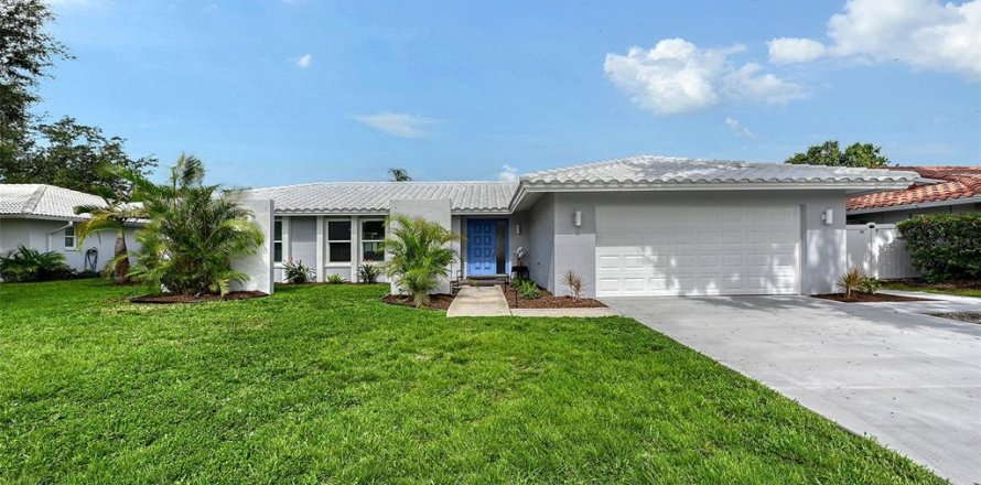 House in Sarasota, Florida 3 bedrooms, 188.87 sq.m. № 1881319