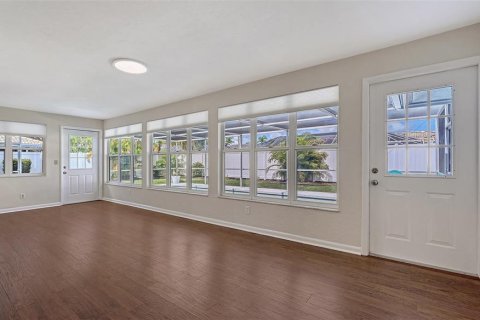 House in Sarasota, Florida 3 bedrooms, 188.87 sq.m. № 1881319 - photo 13