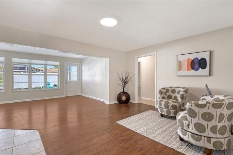 House in Sarasota, Florida 3 bedrooms, 188.87 sq.m. № 1881319 - photo 11