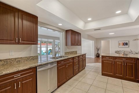 House in Sarasota, Florida 3 bedrooms, 188.87 sq.m. № 1881319 - photo 9
