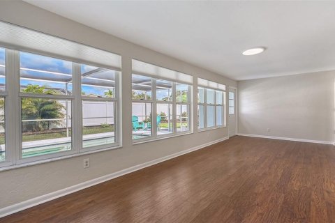 House in Sarasota, Florida 3 bedrooms, 188.87 sq.m. № 1881319 - photo 15