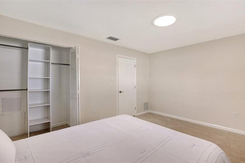House in Sarasota, Florida 3 bedrooms, 188.87 sq.m. № 1881319 - photo 24