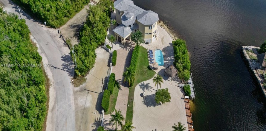 Villa ou maison à Key Largo, Floride 6 chambres, 475.01 m2 № 1989498