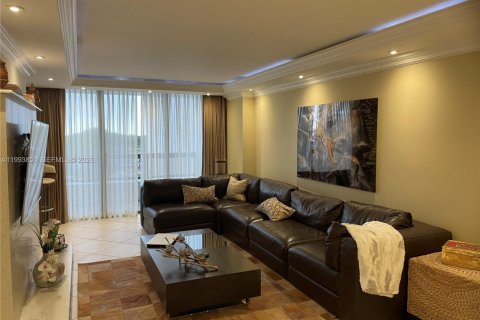 Condo in Miami Beach, Florida, 2 bedrooms  № 2055635 - photo 3