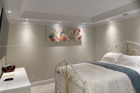 Condo in Miami Beach, Florida, 2 bedrooms  № 2055635 - photo 6