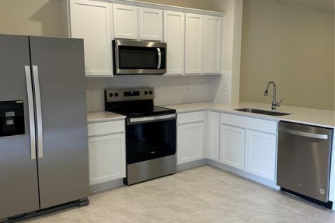 Townhouse in Kissimmee, Florida 3 bedrooms, 156.35 sq.m. № 2147432 - photo 2