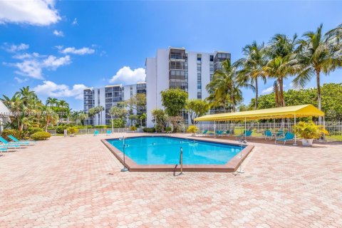 Condo in Aventura, Florida, 1 bedroom  № 1772401 - photo 22