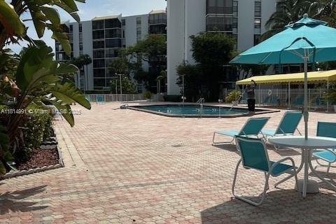 Condo in Aventura, Florida, 1 bedroom  № 1772401 - photo 18