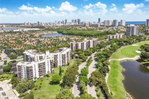 Condo in Aventura, Florida, 1 bedroom  № 1772401 - photo 27