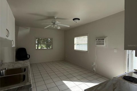 Commercial property in North Port, Florida 146.88 sq.m. № 1886908 - photo 15